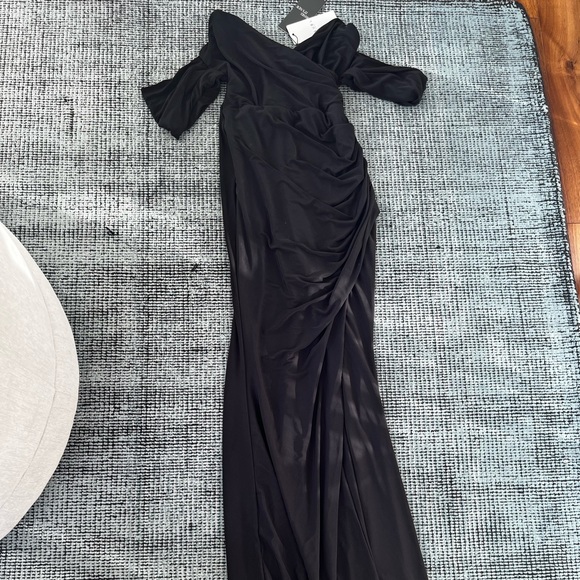 Brand new/never worn (tags still on) club L black dress - Picture 3 of 3